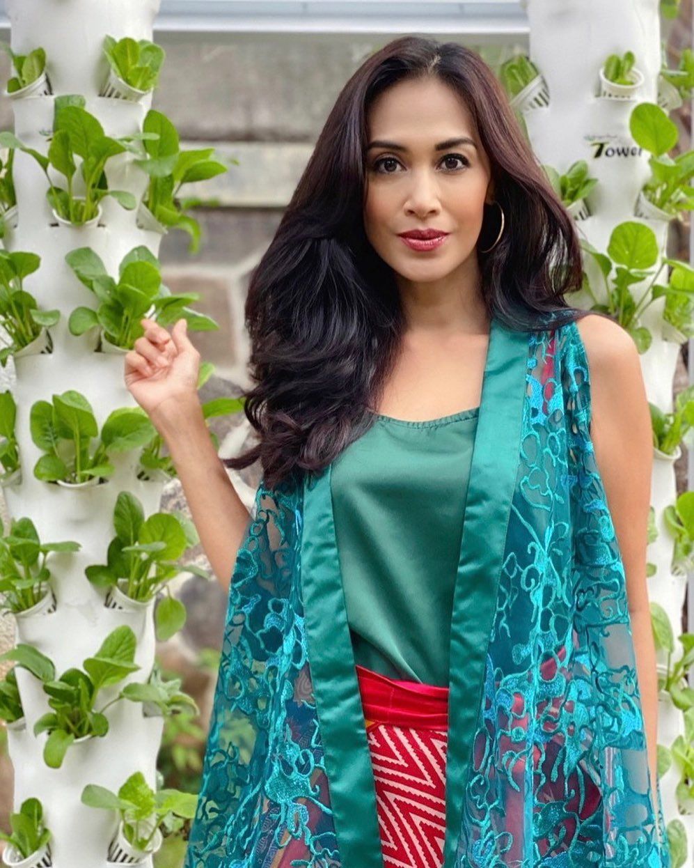 Usia 50 Tahun bak Masih Gadis, 10 Pesona Menawan Diah Permatasari