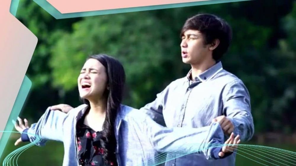 Mesra Mana? 10 Potret Hito Caesar dengan Istri Asli Vs Istri Sinetron