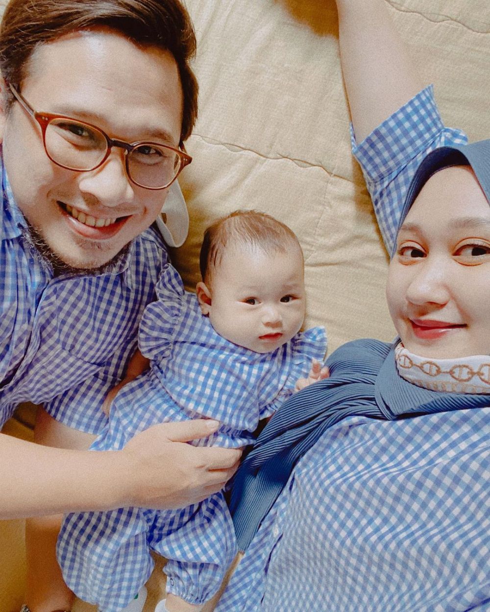 Kompaknya Bikin Iri! 10 Potret Hangat Keluarga Dian Pelangi