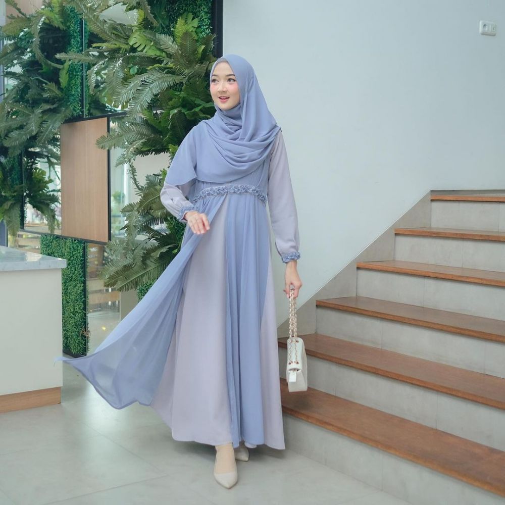 10 Outfit Dress ala Selebgram Yasmin Nadiyah, Siap Tampil Syar'i!  