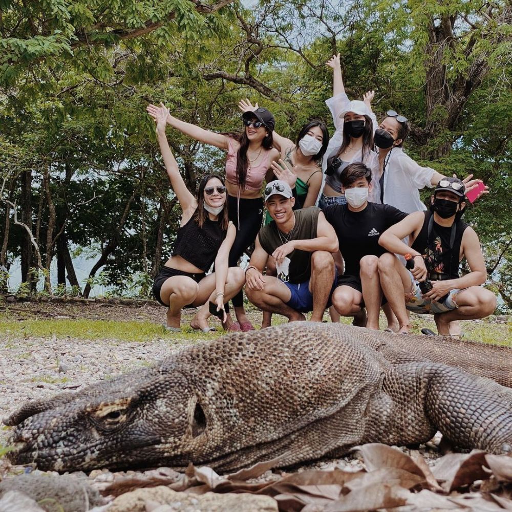Ada Rayn Wijaya! 10 Potret Liburan Seru Ranty Maria di Labuan Bajo