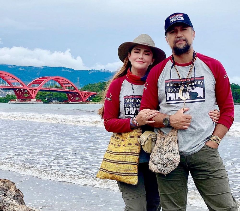 Punya Pesona Memikat, 10 Artis Berjodoh dengan Orang Indonesia Timur
