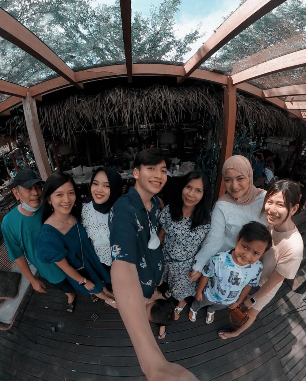 Calon Mantu Idaman! 10 Potret Putri Delina dan Keluarga Jeffry Reksa