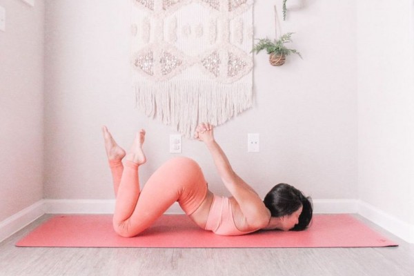 7 Gerakan Simpel Yoga untuk Insomnia, Tidur Jadi Nyenyak