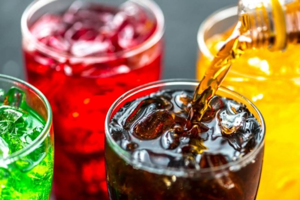 Jangan Berlebihan! 7 Efek Buruk Jika Kamu Terlalu Banyak Minum Soda