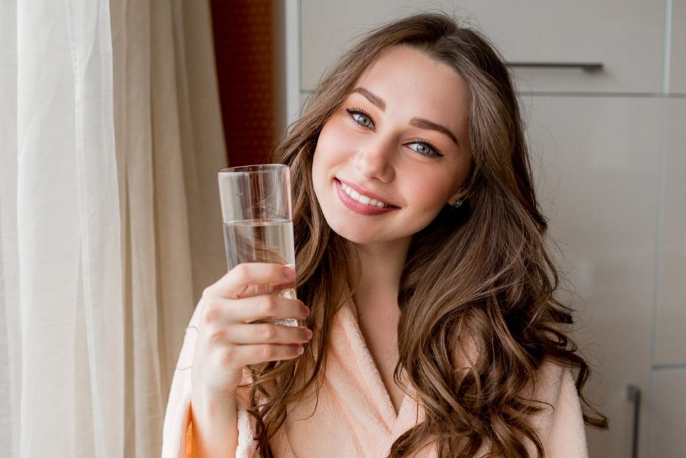 5 Manfaat Minum Air Hangat yang Jarang Orang Tahu, Jangan Sepelekan!