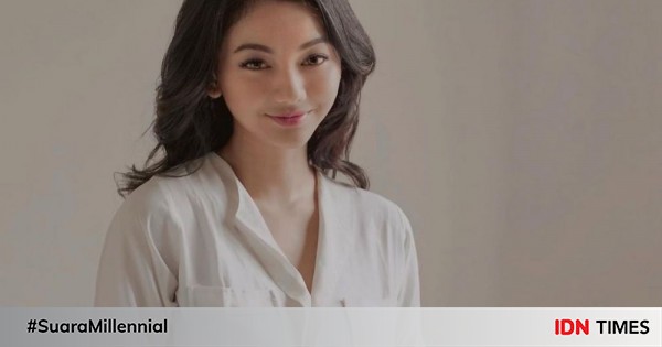 9 potret glenca chysara kala kenakan white outfit