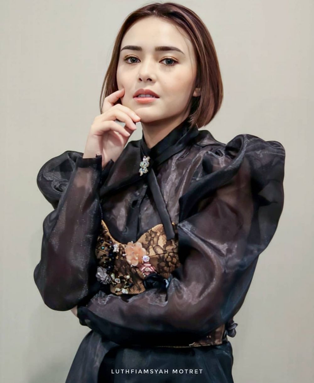 9 Pesona Amanda Manopo Busana Hitam, Auranya Bikin Kepincut