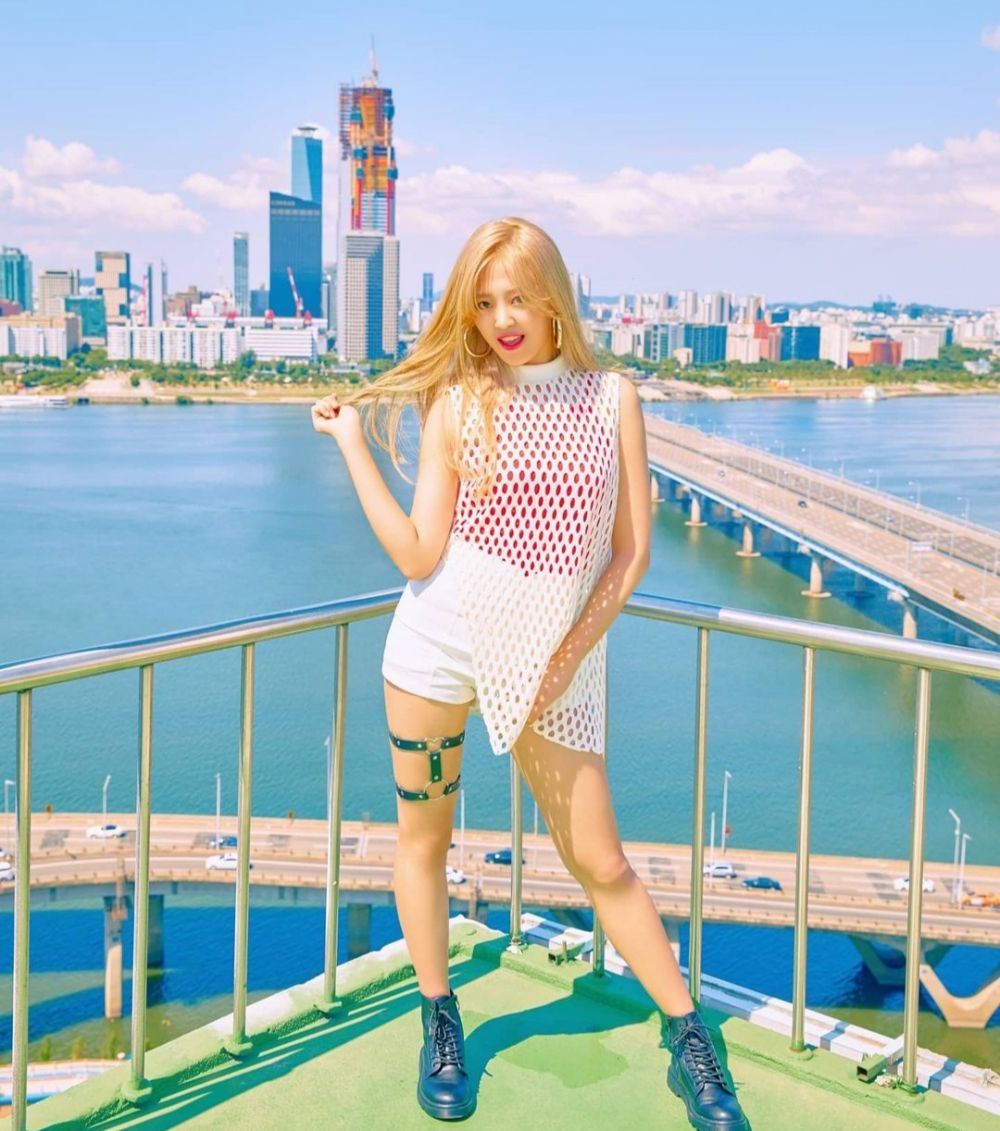 9 Fakta Yoonhye FANATICS, Idol dengan Tinggi Menjulang