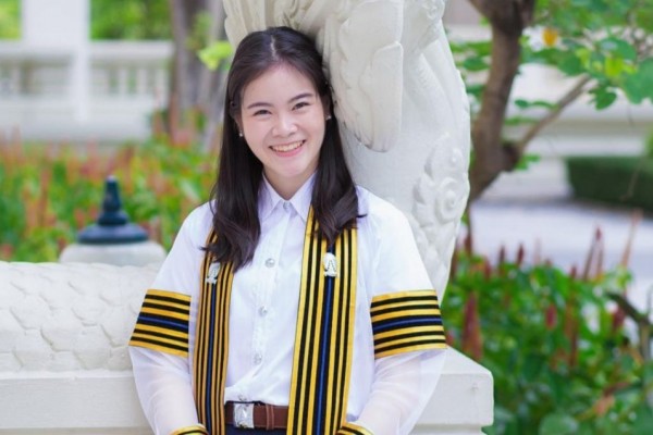 9 Potret Busanan Ongbamrungphan, Pebulu Tangkis Thailand yang Imut