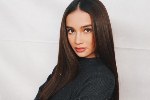 9 Potret Kelsey Merritt Model Victoria Secret Asal Filipina, Stunning!