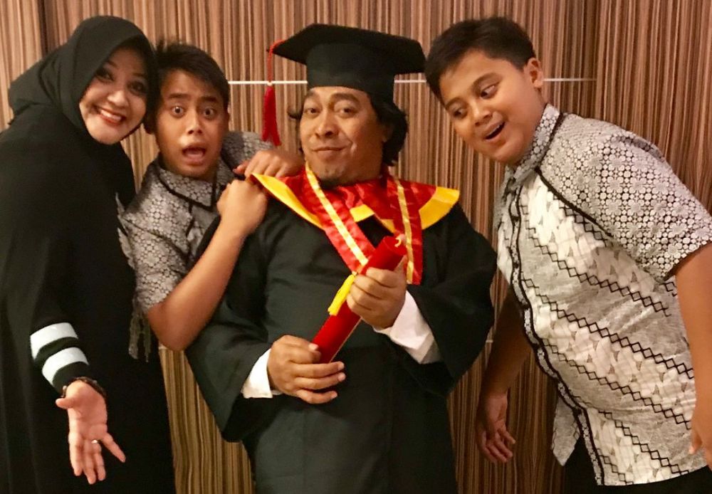 Utamakan Pendidikan, 10 Pelawak Ini Bergelar Sarjana!