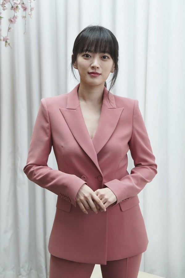 10 Pesona Chun Woo Hee, Lawan Main Kang Ha Neul di Film Baru