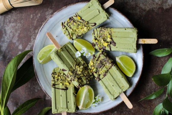 5 Olahan Popsicle Berbahan Matcha yang Segar dan Menenangkan Hati