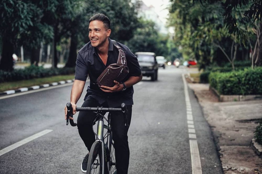 Wajah Bule Banget, Tak Banyak Orang Tahu 10 Aktor Blasteran Ini Muslim