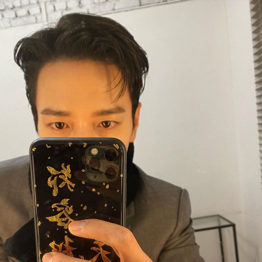 9 Potret Jung Yong Hwa yang Siap Comeback Drama