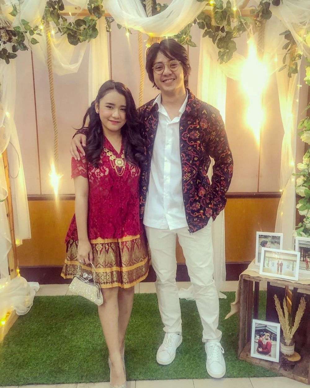 Kerap Dikira Pacaran, 9 Potret Hangat Artis Pria dengan Adik Perempuan
