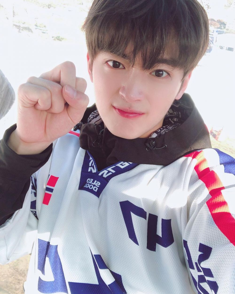 Potret Selfie Shin Jun Seop, Pacar Jisoo Lovelyz di WebDrama
