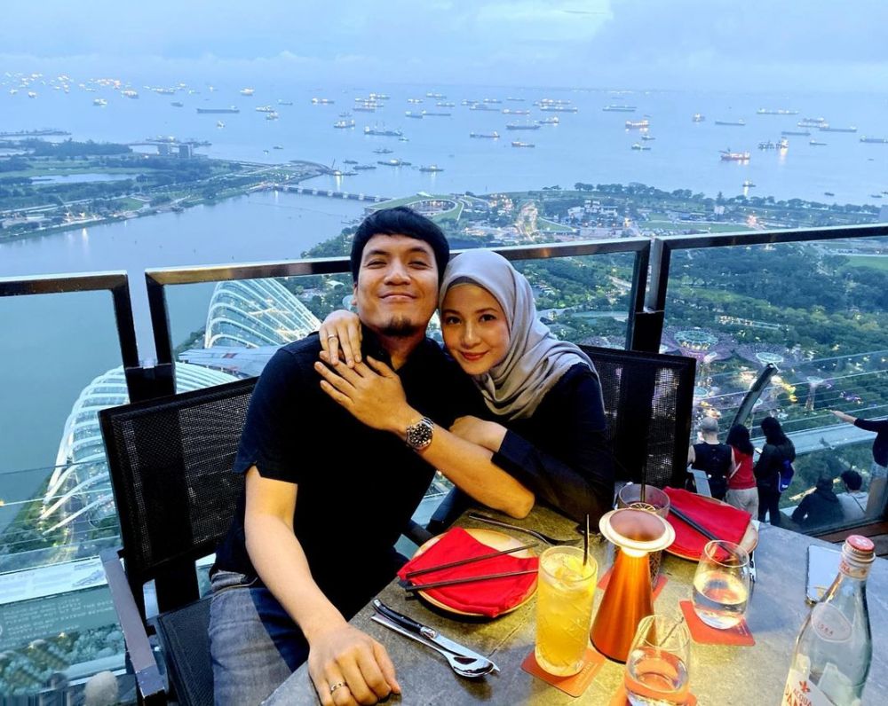 Bekal Pensiun, Arya Saloka dan 8 Artis Pria Ini Punya Bisnis Kuliner