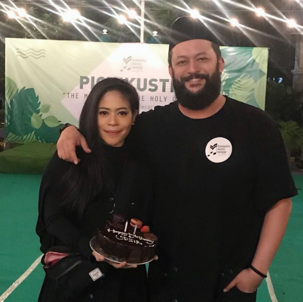Nempel Terus, 11 Artis Ini Jadikan Pasangannya Sebagai Manajer