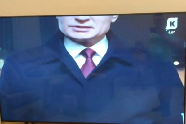 Putin Ditayangkan Setengah Kepala, TV Rusia Minta Maaf