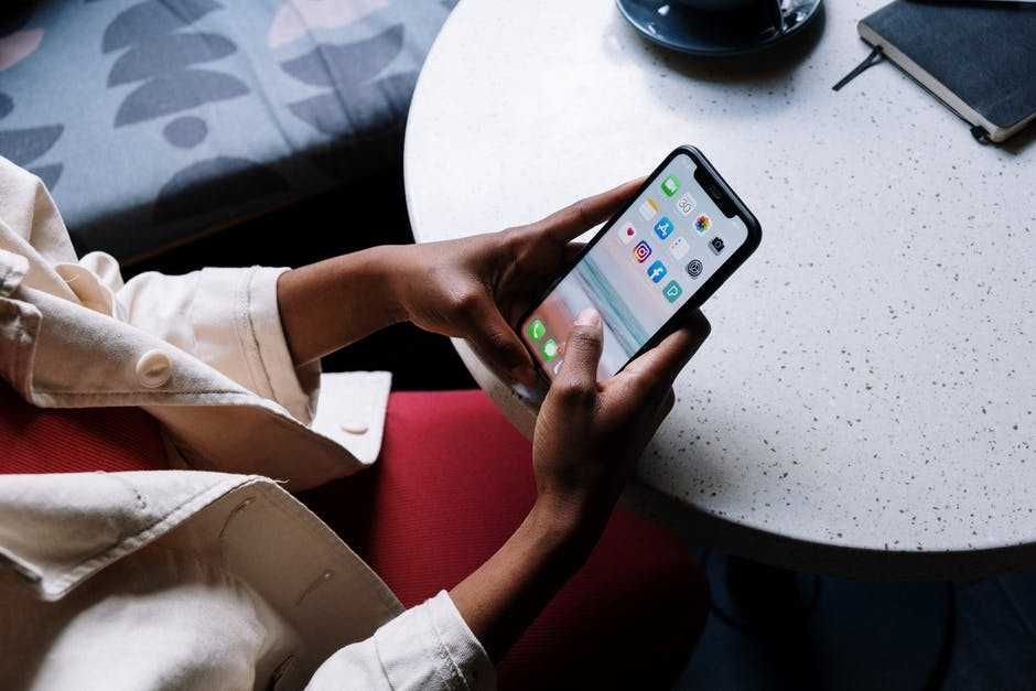 5 Hal Ini akan Kamu Lewatkan jika Terlalu Larut dalam Media Sosial