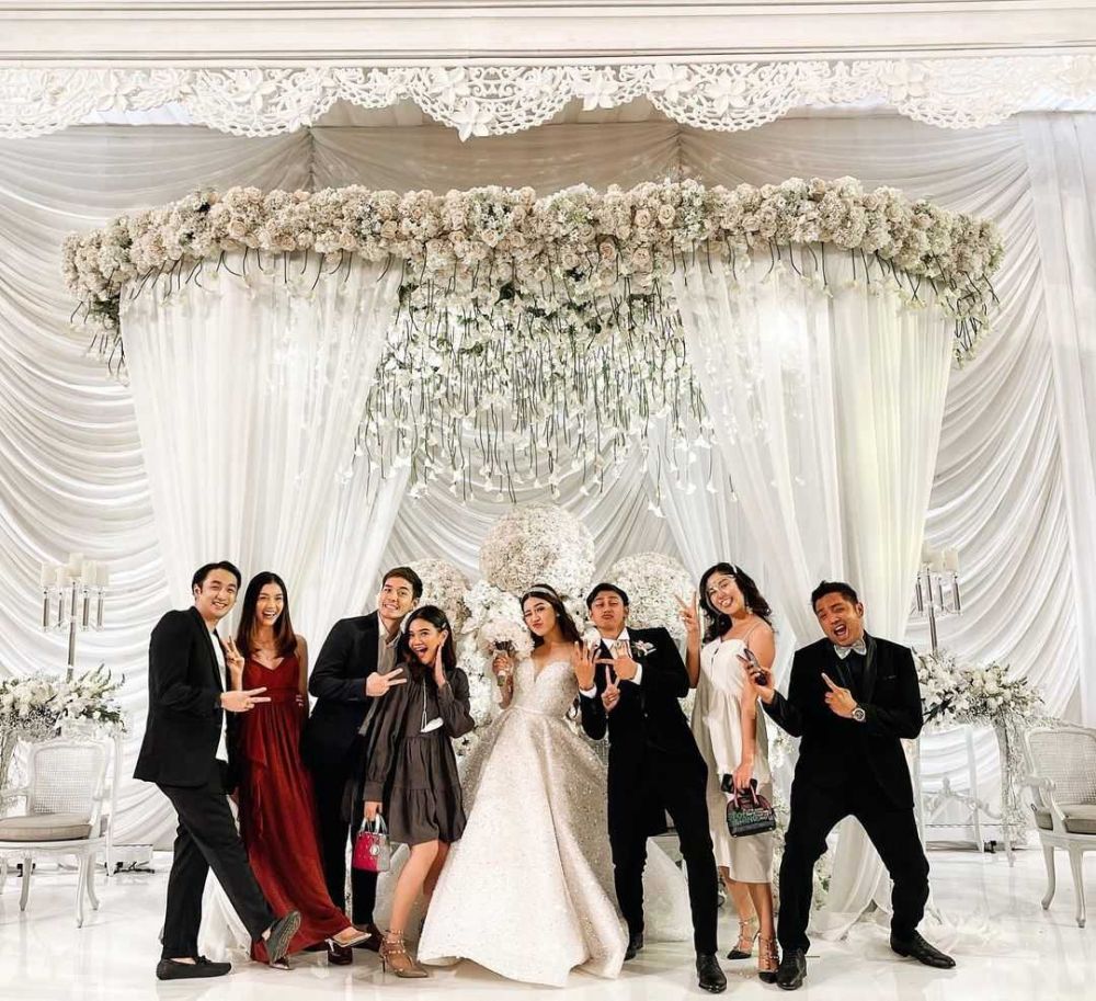 9 Potret Artis Hadiri Pernikahan Felicya Angelista dan Hito - IDNTimes