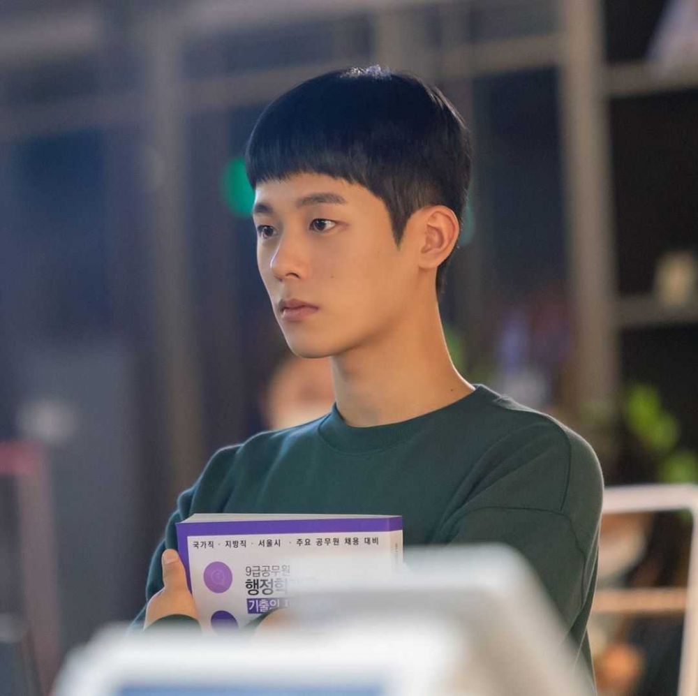 10 Fakta Lee Jung Ha, Pemeran Kim Woo Shik di Drama Run On