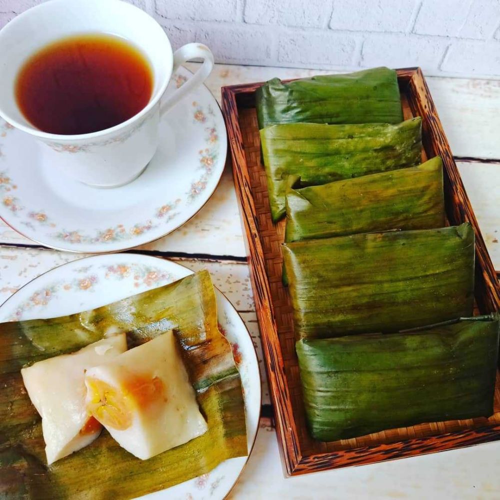 10 Kue Khas Makassar Berbahan Pisang yang Bikin Ketagihan