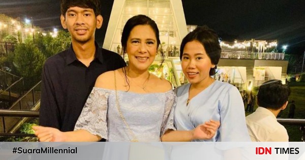 Jarang disorot, 9 potret lydia kandou dan putra bungsunya