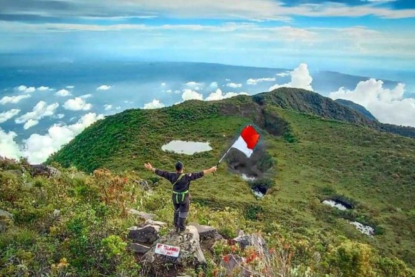 5 Fakta Gunung Talamau, Jadi Surga Telaga hingga Tempat Pesugihan
