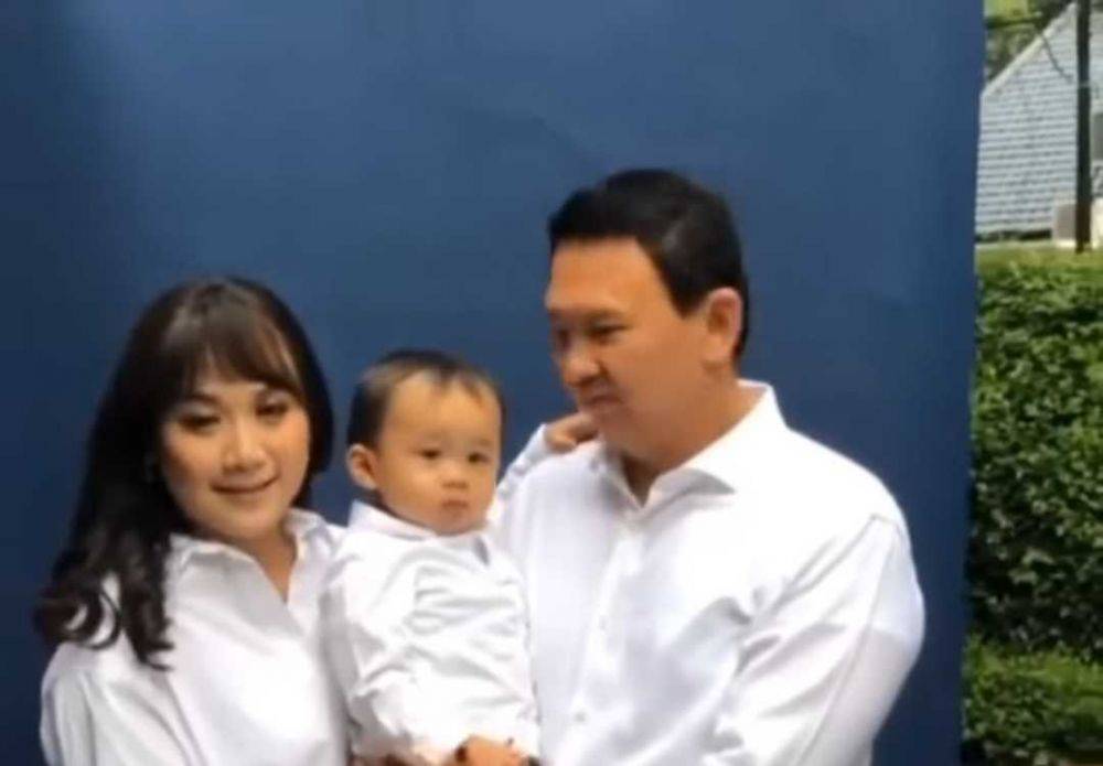 Potret Terbaru Puput Nastiti Istri Ahok Dengan Poni