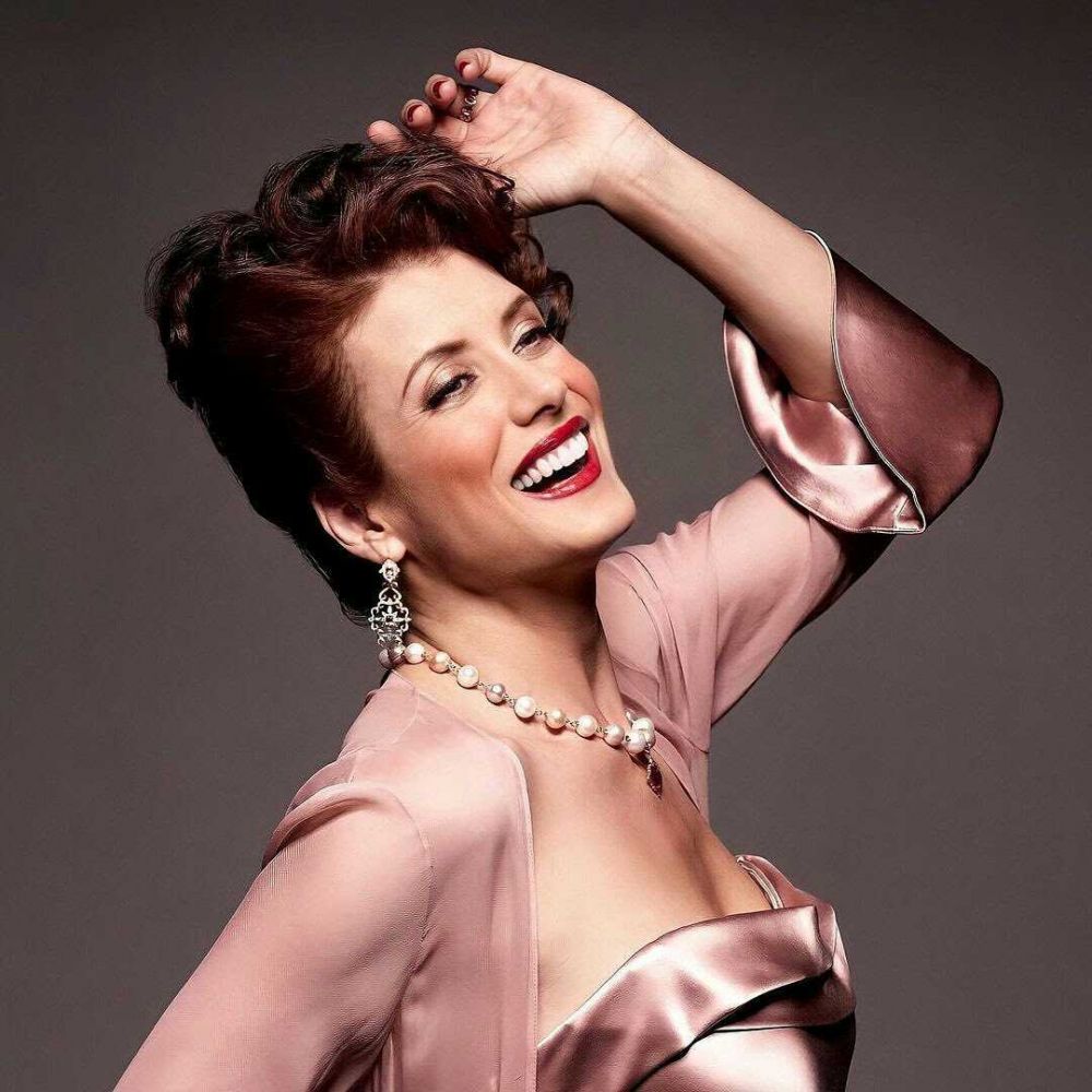 9 Potret Kate Walsh, Aktris yang Berperan di Film Honest Thief.