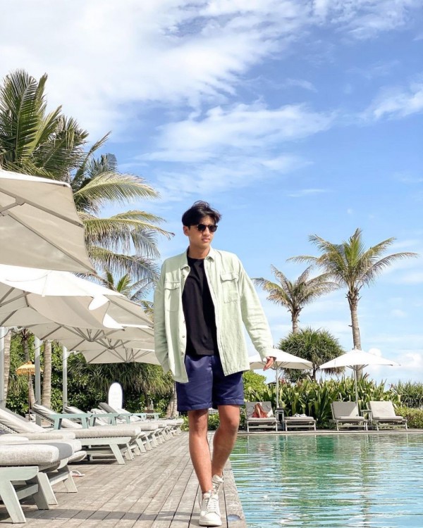 Mudah Kamu Sontek, 9 Inspirasi OOTD Kece Buat Hangout ala Harris Vriza