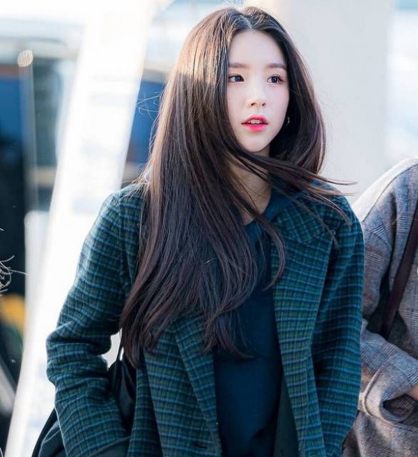 9 Potret Glowing Heejin LOONA, Miliki Visual Bak Gadis Rusia