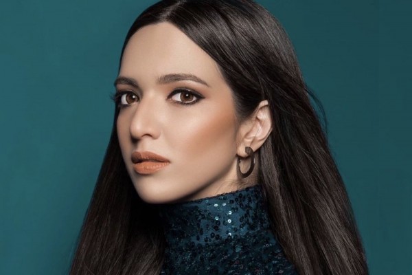 10 Pesona Nia Ramadhani yang Makin Menawan di Usia 30 Tahun