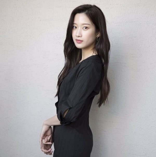 Sama-sama Menawan, 10 Adu Pesona Moon Ga Young dan Im Soo Hyang
