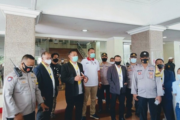 Tak Miliki Izin Keramaian, KLB Askab PSSI Malang Dibubarkan Satpol PP