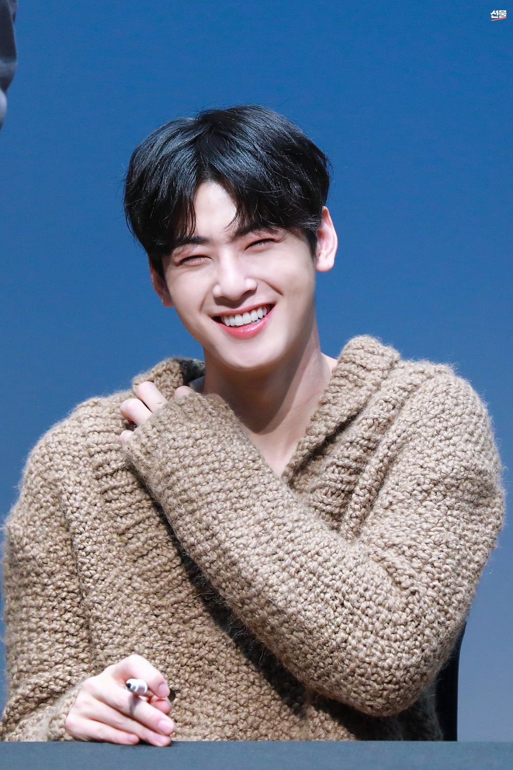 Manisnya Bikin Candu 9 Potret Cha Eunwoo dengan Eye Smile