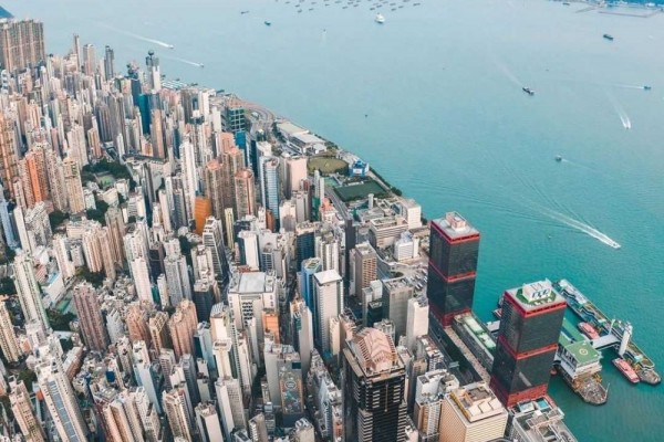 Hindari Tekanan Beijing, Warga Hong Kong Lari ke Inggris