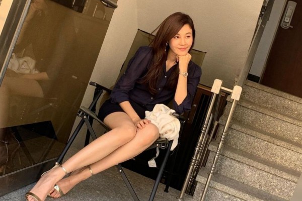 9 Potret Kim Ha Neul Pamer Kaki Jenjang, Bikin Terpesona!
