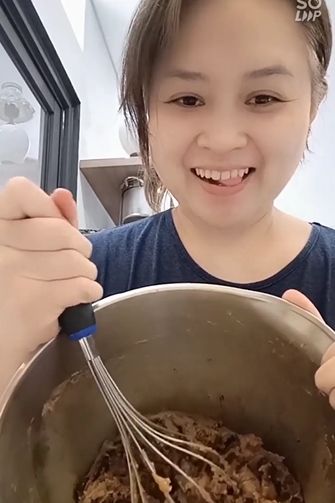 Jadi Pengusaha Kue, 9 Potret Terbaru Putri Almarhum Kasino Warkop