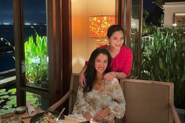 10 Potret Manis Titi Kamal dan Marcella Zalianty Saat Liburan di Bali