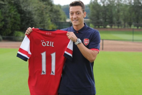 10 Potret Mesut 'King Assist' Ozil selama Berseragam Arsenal, Legenda!