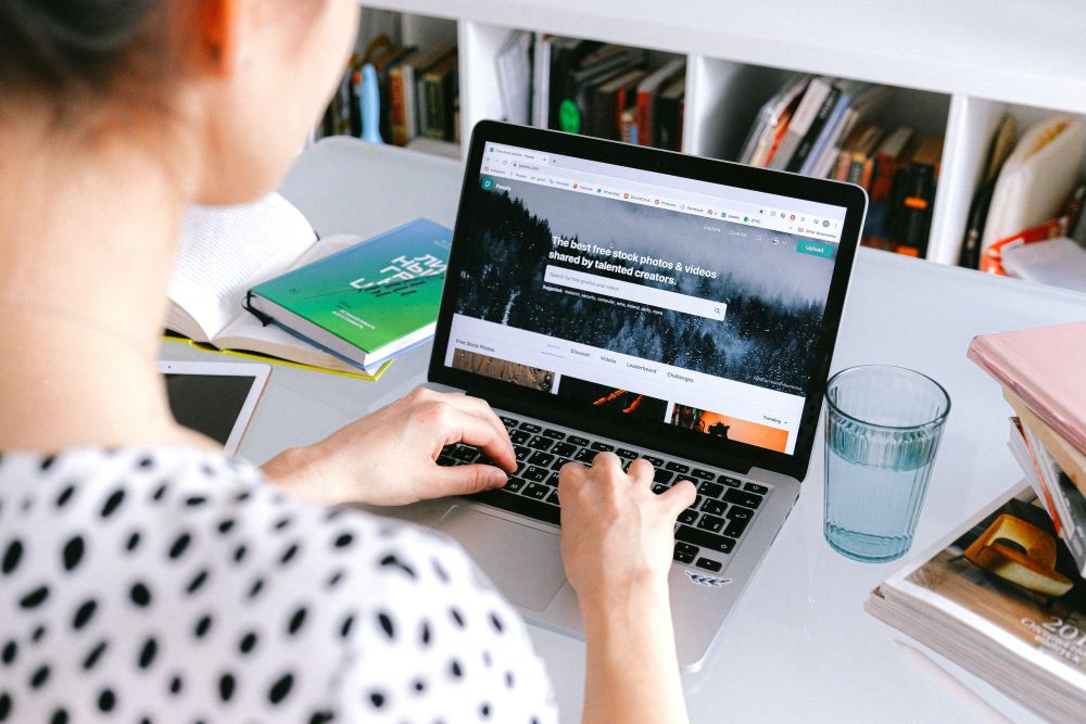 7 Kelebihan Kuliah Online, Menimba Ilmu Tanpa Terhalang Jarak