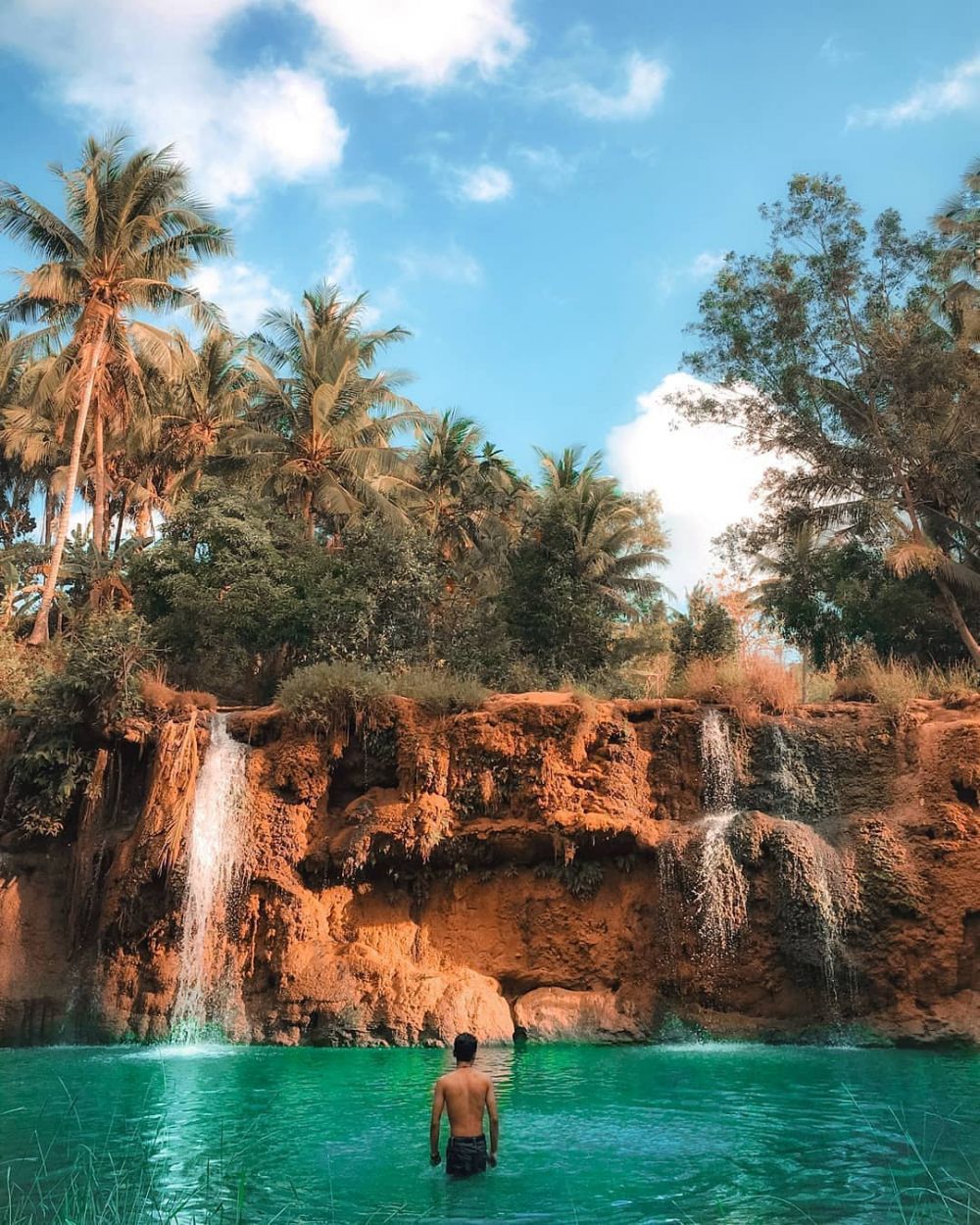 5 Air Terjun Unggulan di Madura, Pemandangannya Indah Banget!