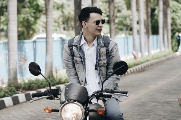Bak Masih ABG, 10 Potret Awet Muda Marcell Darwin di Usia Kepala 3