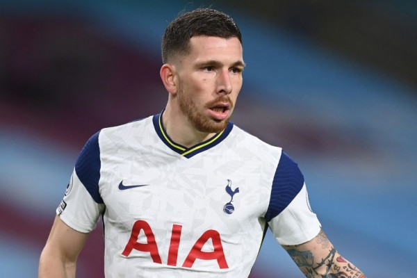 MU Tiba-tiba Incar Pierre-Emile Hojbjerg, Amrabat Gimana?