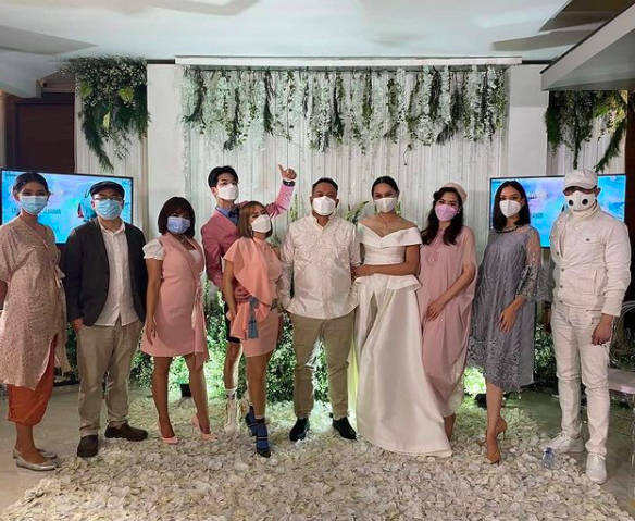 Bahagia dan Haru 10 Momen Lamaran Vicky Prasetyo dan Kalina Ocktaranny
