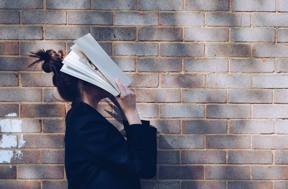 5 Alasan Kenapa Kamu Sulit Sekali Menamatkan Buku sedang Dibaca 